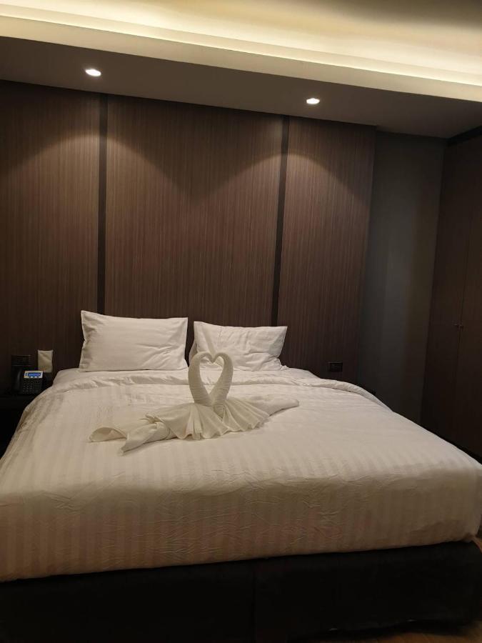 Hotel The Bed Roi Et